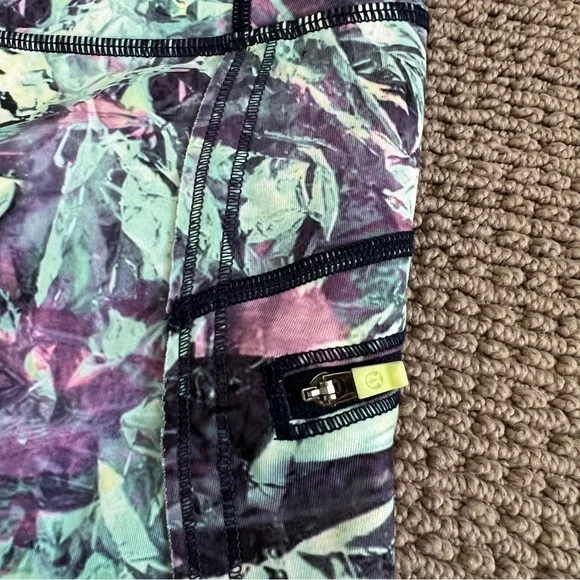 Lululemon Top Speed Crop 8 - Picture 9 of 10